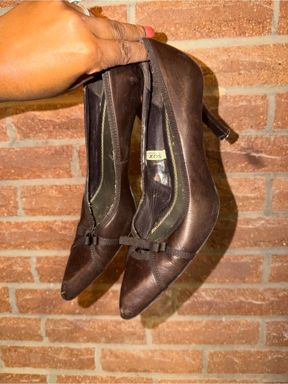 SO Dark Brown Pointed-Toe Knot Accent Pumps